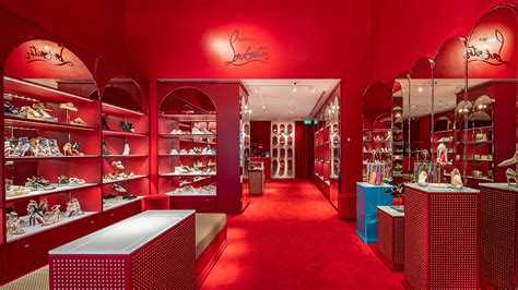 louboutin bicester village